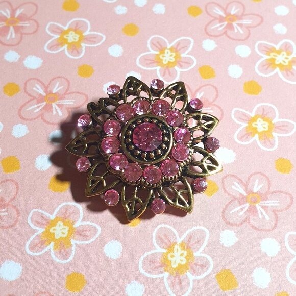 Vintage Pink Rhinestone Flower Brooch Gold Tone Design Gift Costume Grandma - Picture 1 of 3